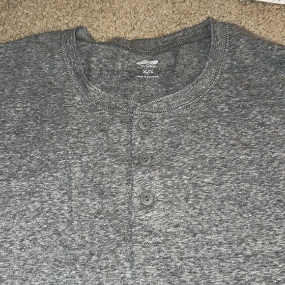 Gray button tee - Picture 2 of 3